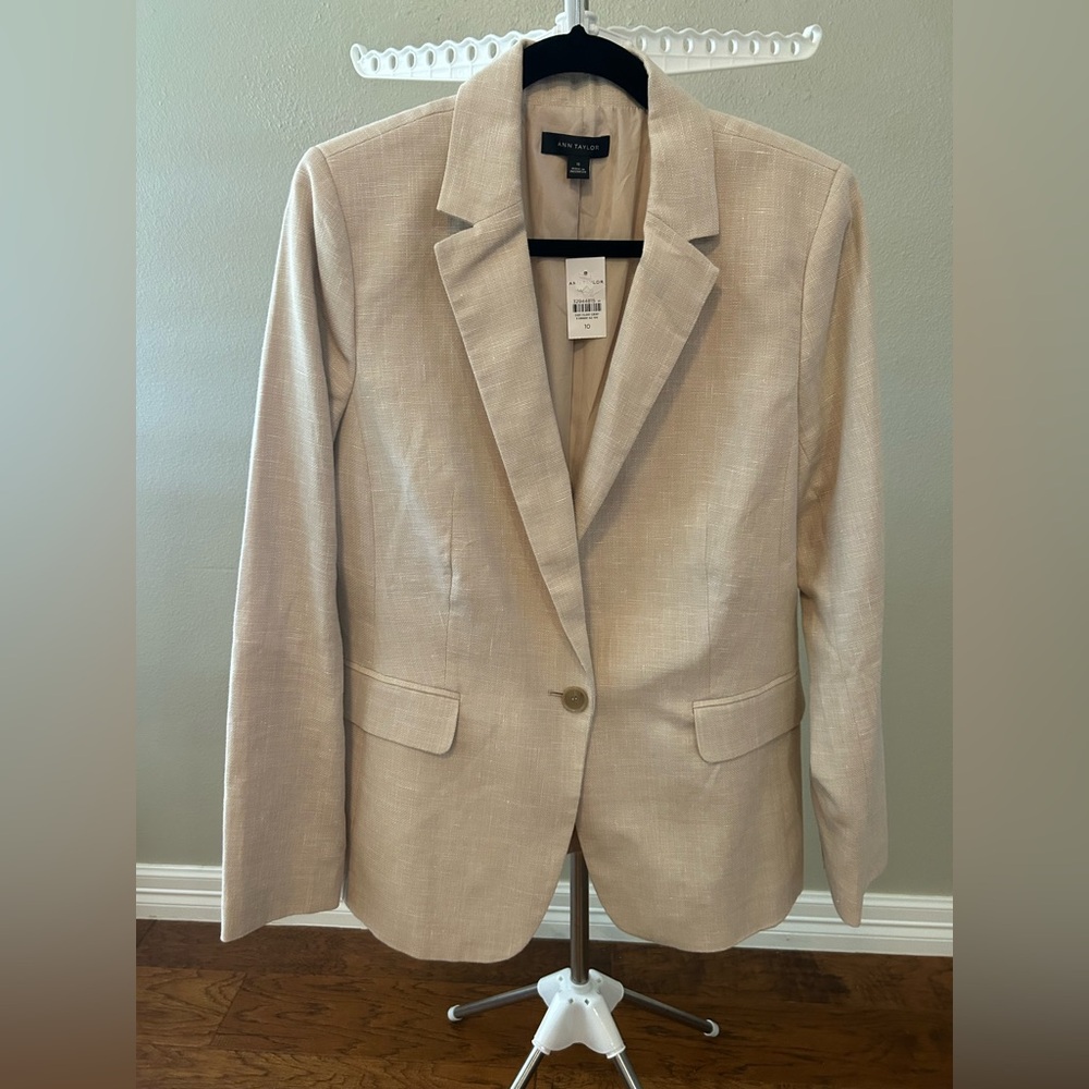 Ann Taylor Cream Textured Blazer Suit with Pant - Picture 2 of 13